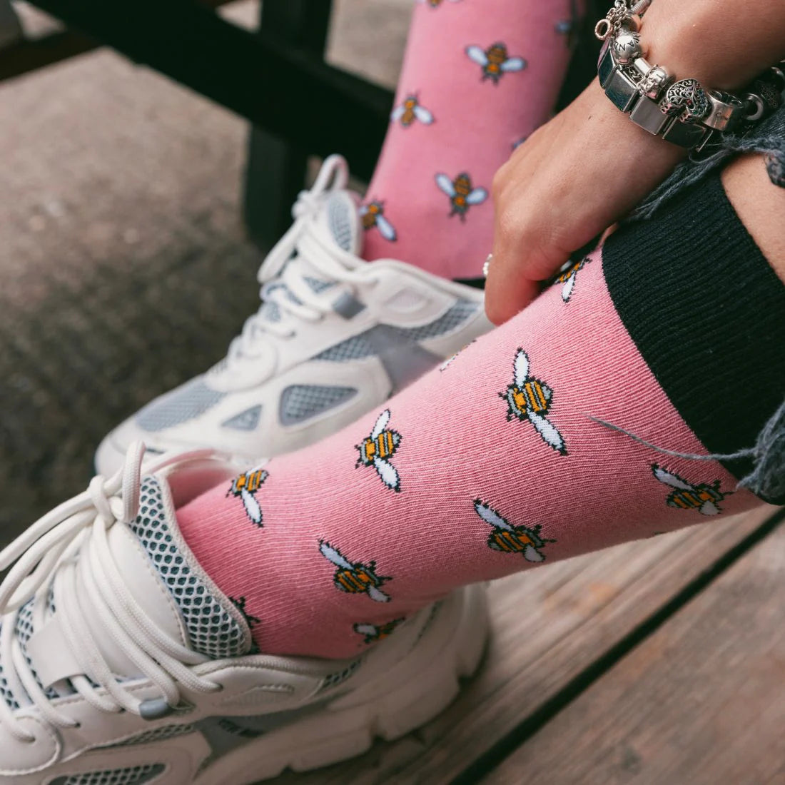 ladies pink bamboo socks with bee pattern