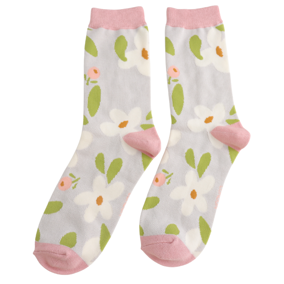 Daisy theme bamboo socks in a matchbox style gift box