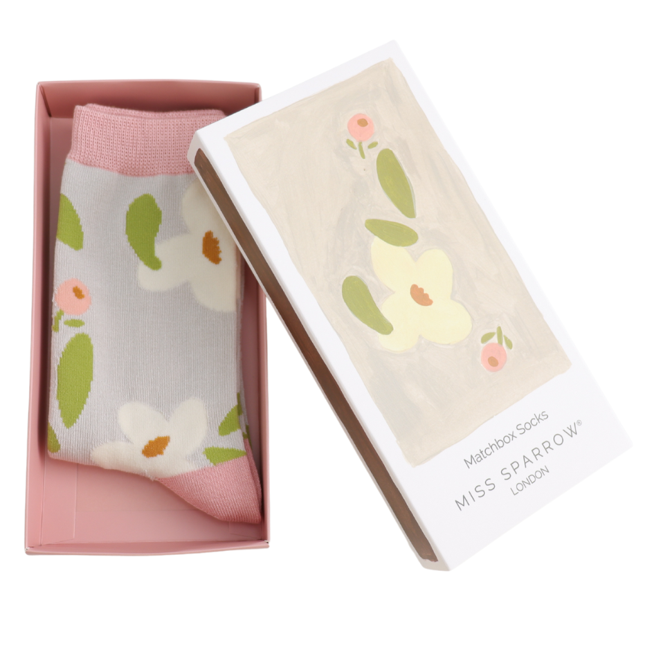 Daisy theme bamboo socks in a matchbox style gift box