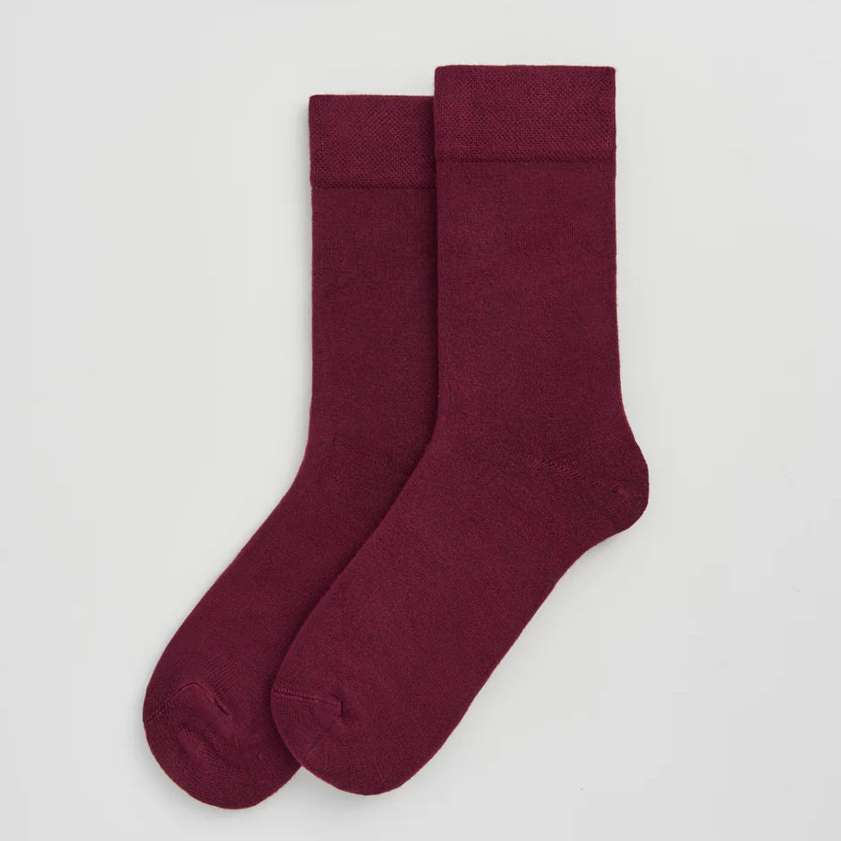 burgundy bamboo socks by Pairs Scotland