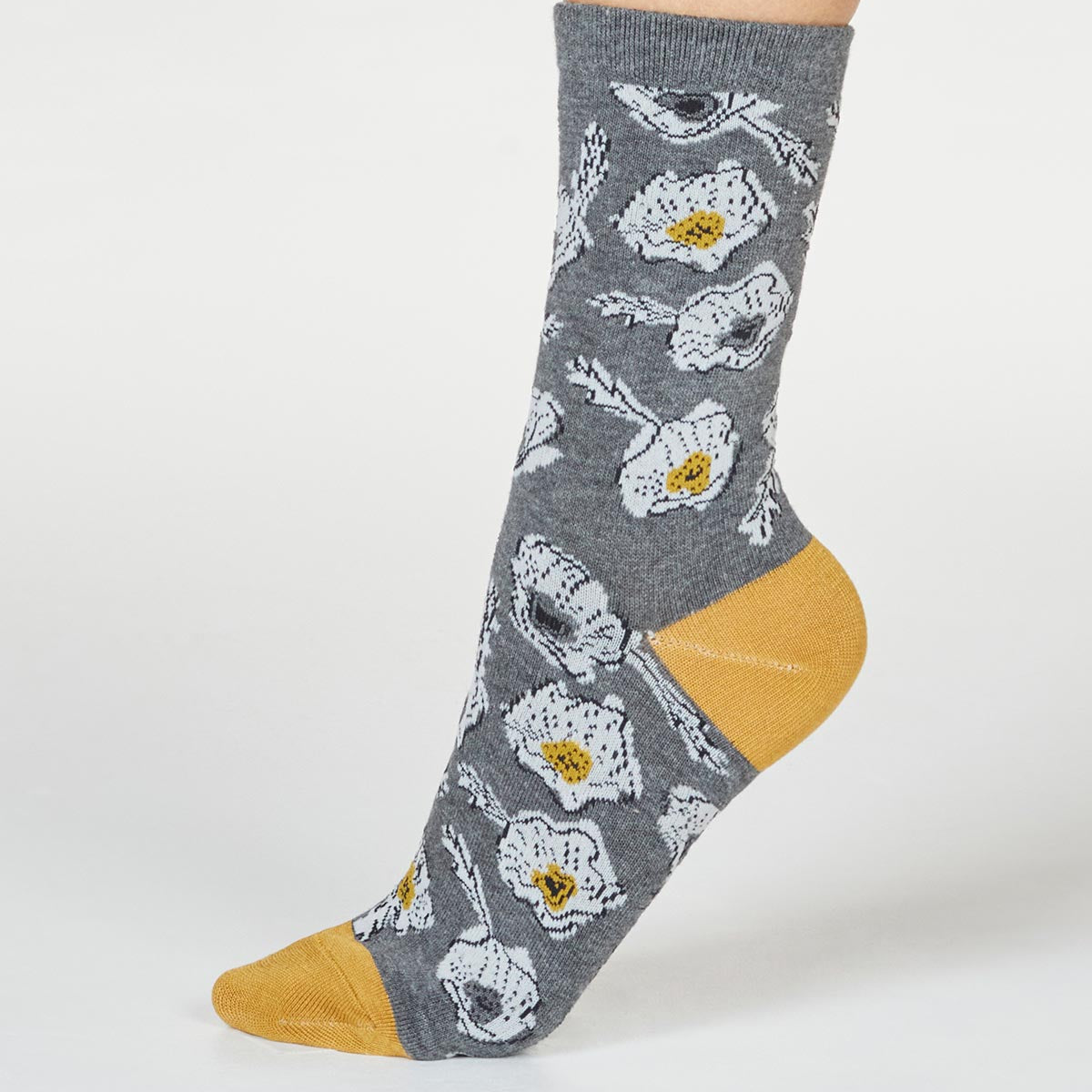 Bamboo grey socks with flower pattern