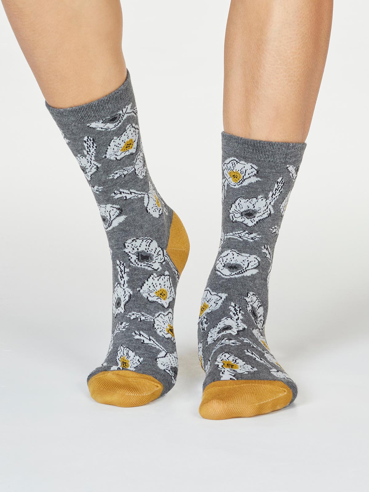 Bamboo grey socks with flower pattern