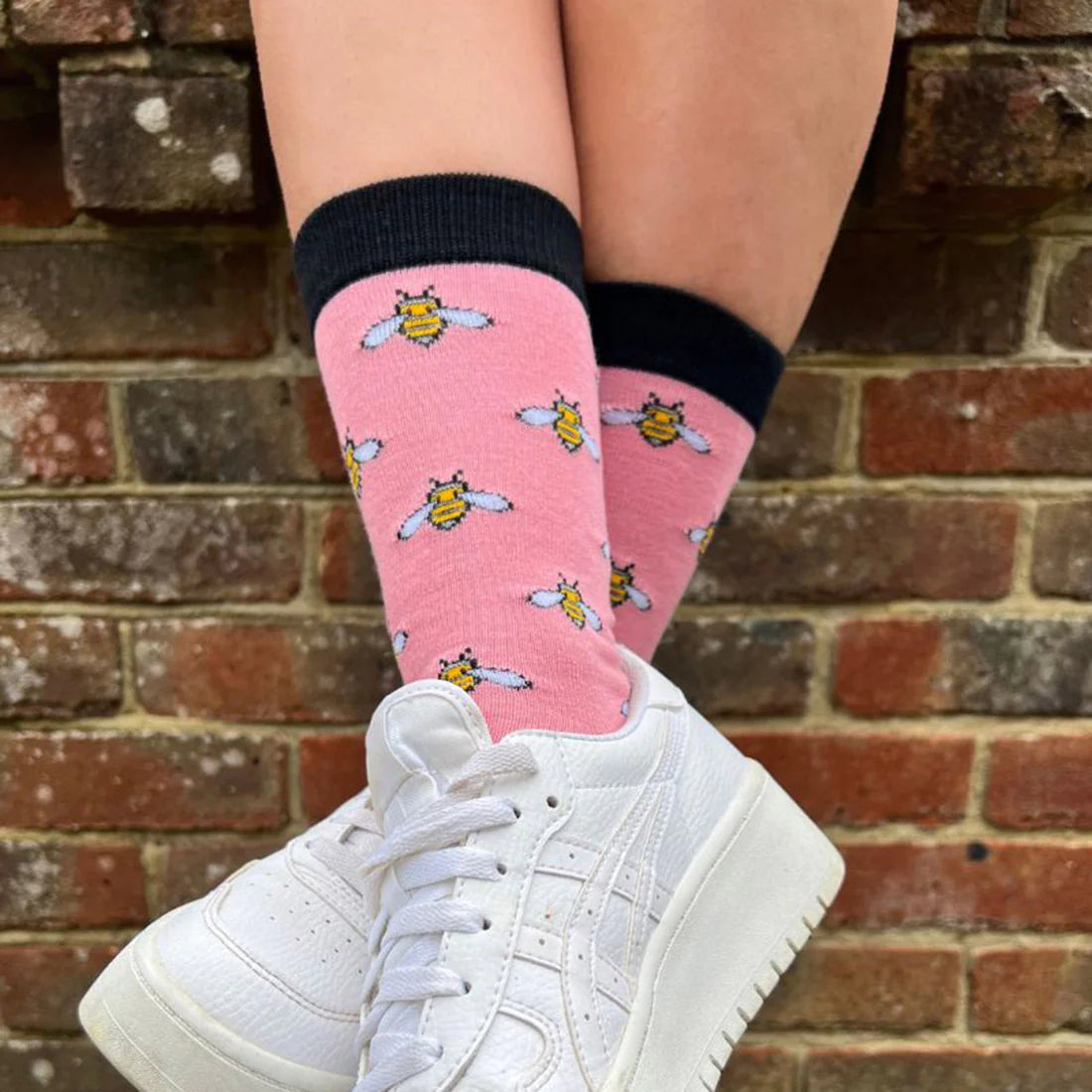 ladies pink bamboo socks with bee pattern
