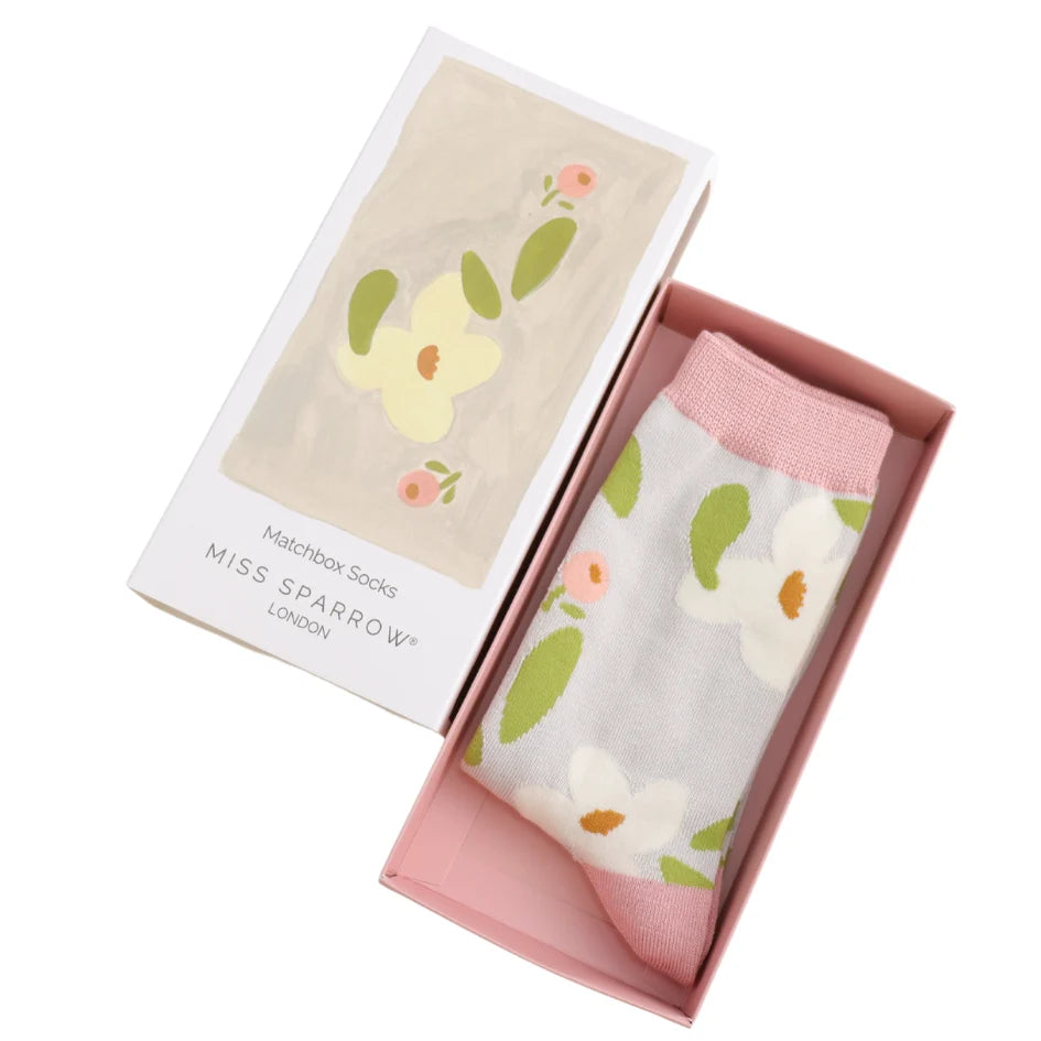 Daisy theme bamboo socks in a matchbox style gift box