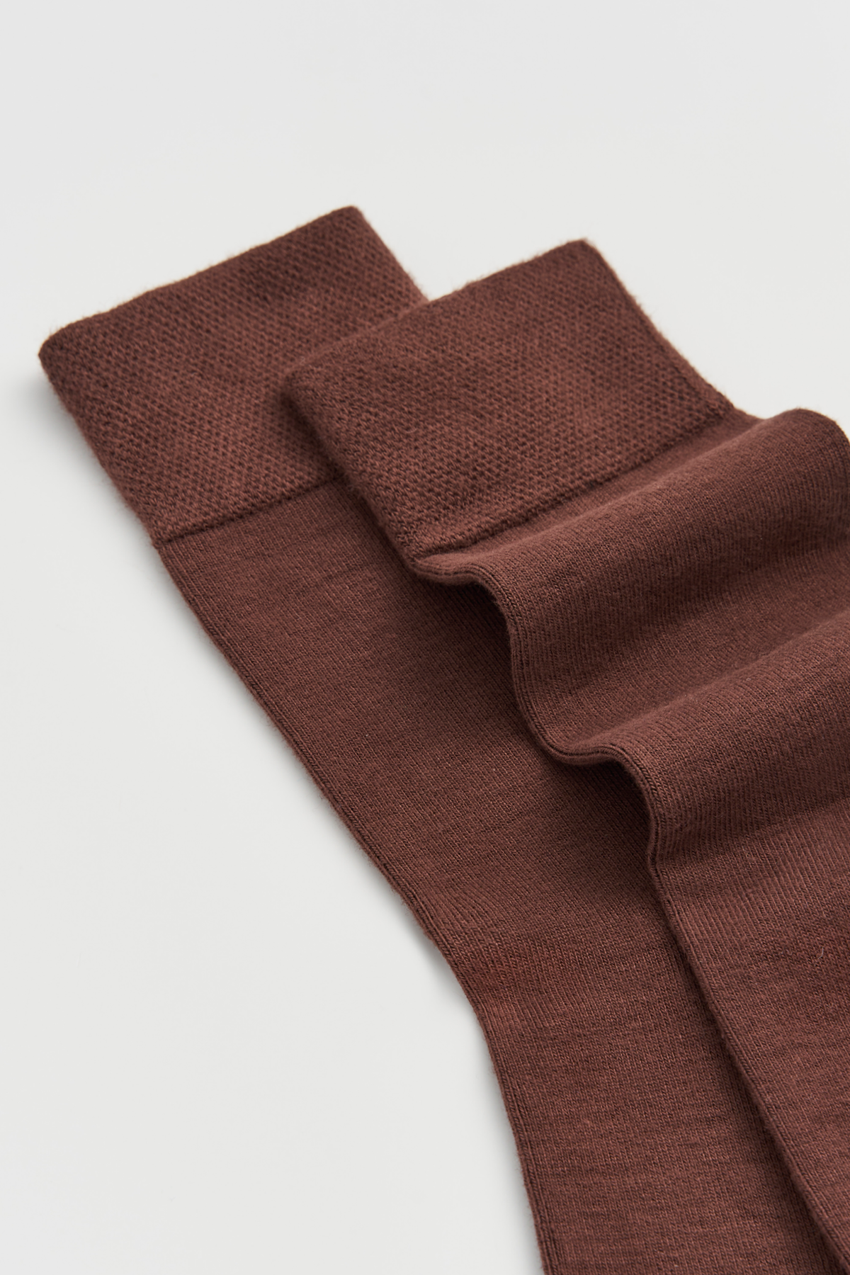 Comfort cuff detail on Earth Brown bamboo socks by Pairs Scotland