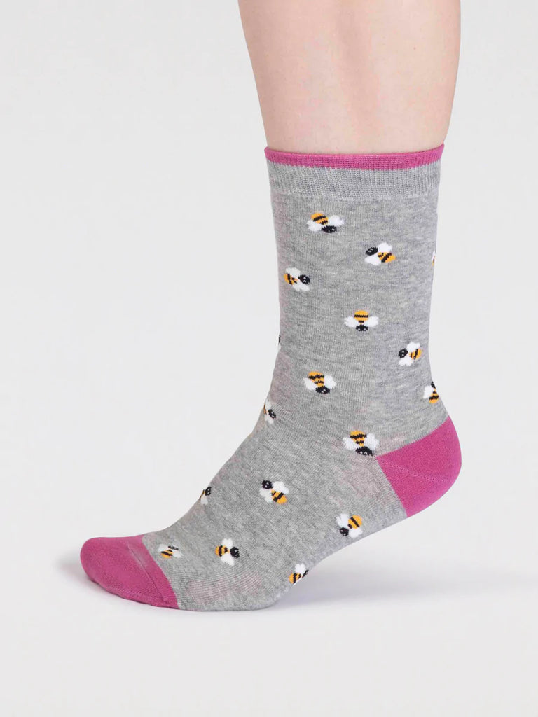 Super soft organic cotton grey marle socks with bee print and pink toe heel contrast