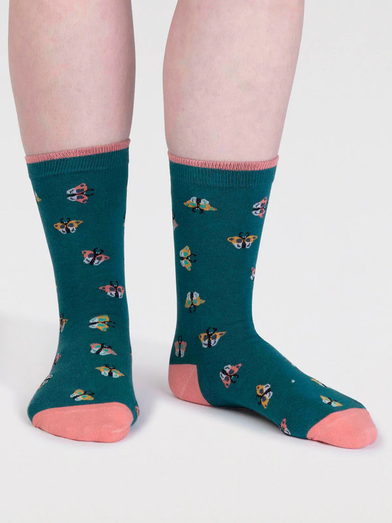Super soft organic cotton malachite green socks with butterfly print and pink toe heel contrast